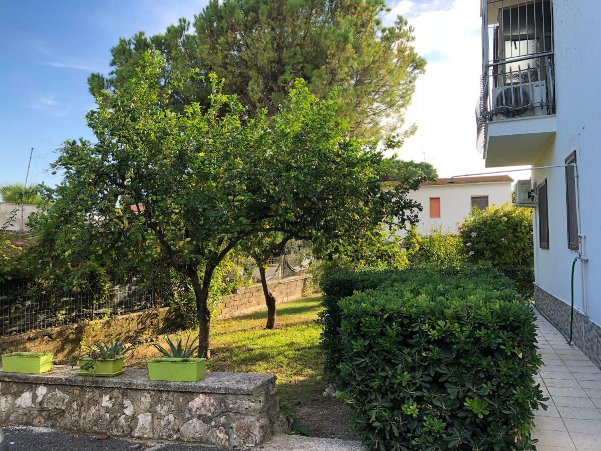 La Maison De Daniele Et Maria Apartment Fontane Bianche Bagian luar foto