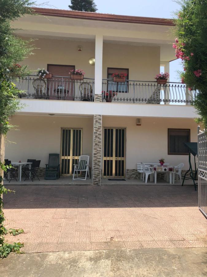 La Maison De Daniele Et Maria Apartment Fontane Bianche Bagian luar foto